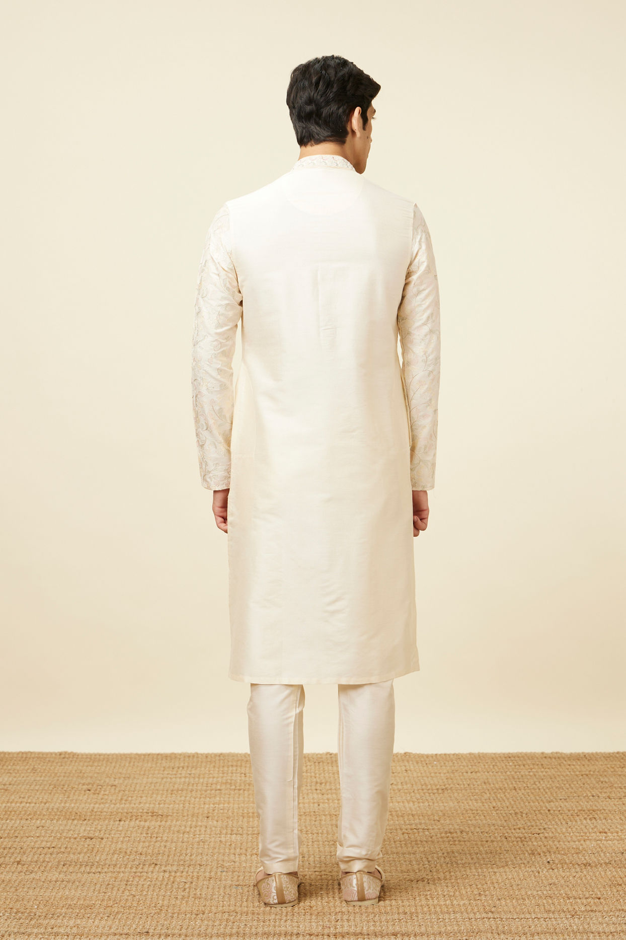 alt message - Manyavar Men Off White Celebration Wear Self Design Kurta Pajama image number 5