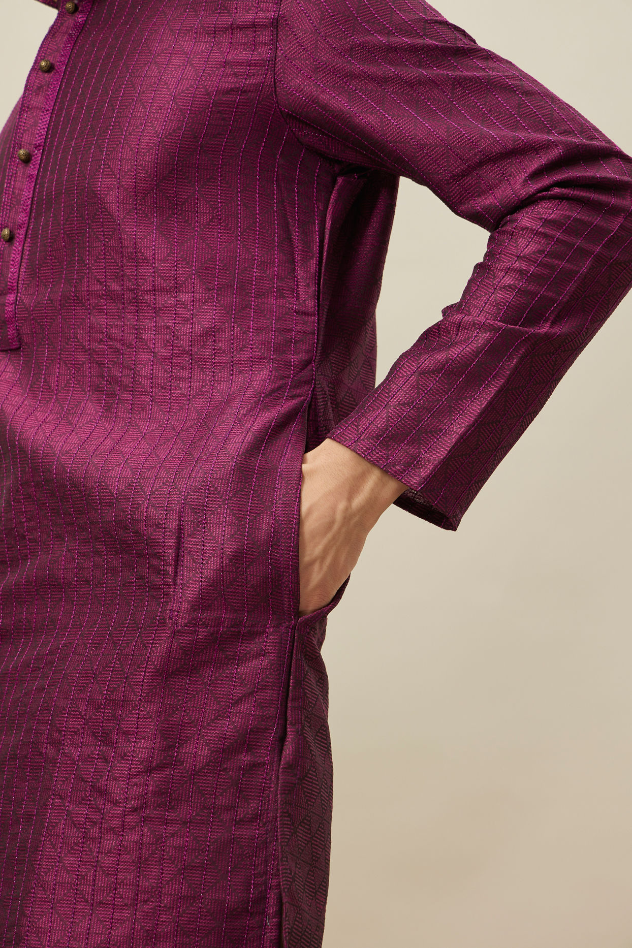 alt message - Manyavar Men Magenta Pink Vertical Striped Kurta Set image number 3