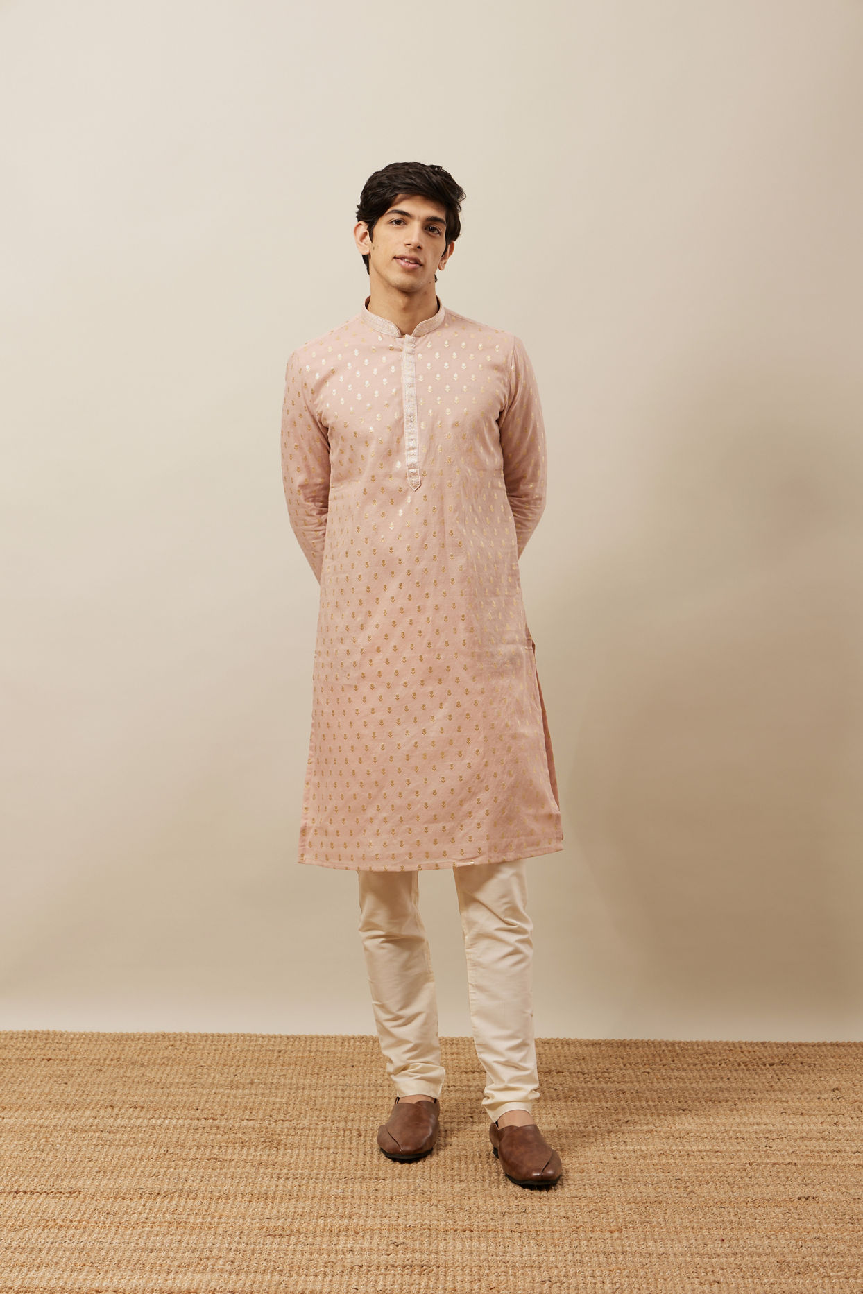 alt message - Manyavar Men Soft Pink Buta Patterned Kurta Set image number 2