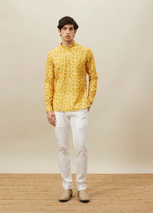 alt message - Manyavar Men Aspen Gold Spherical Printed Short Kurta image number 2