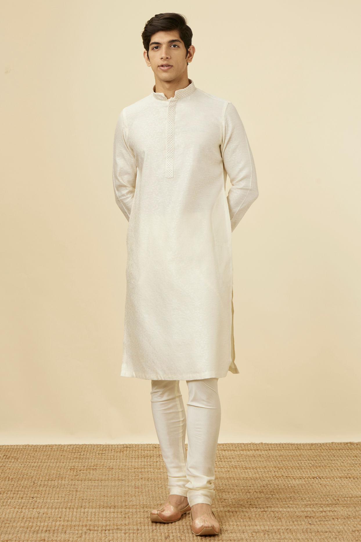 alt message - Manyavar Men Sublime Cream Jacquard Kurta Set image number 2