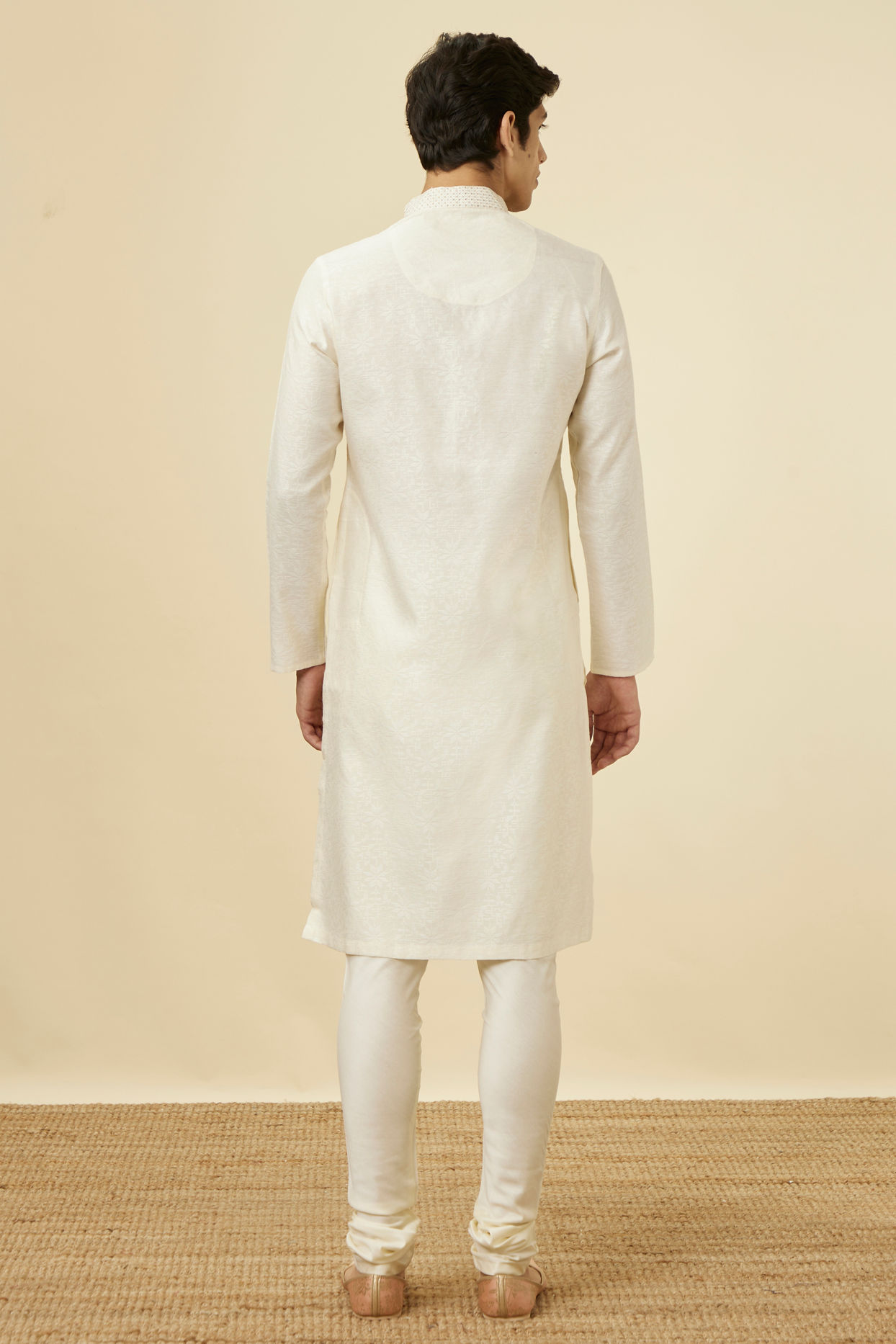 alt message - Manyavar Men Sublime Cream Jacquard Kurta Set image number 5