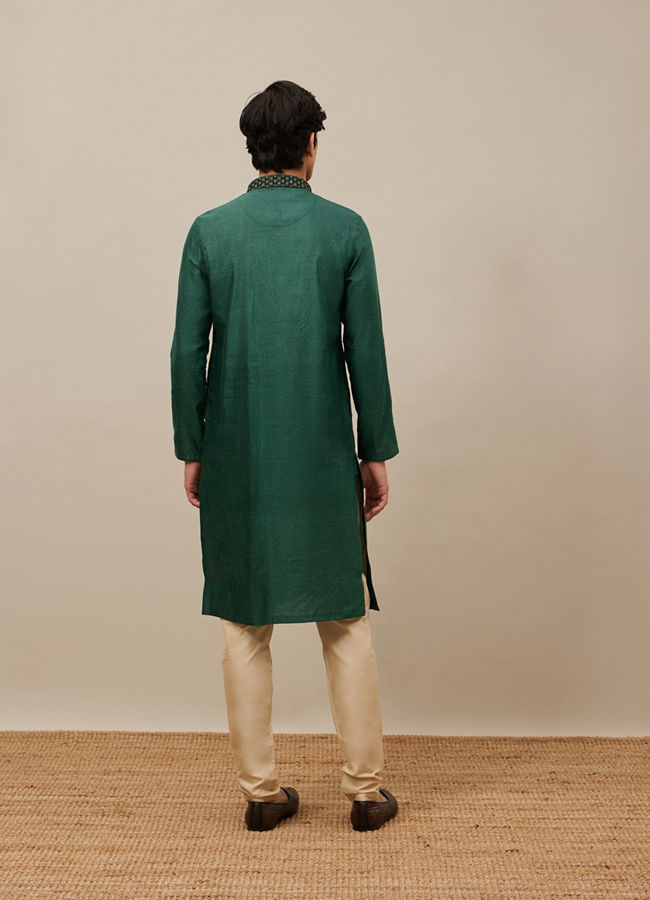 alt message - Manyavar Men Hunter Green Bel Buti Patterned Kurta Set image number 5