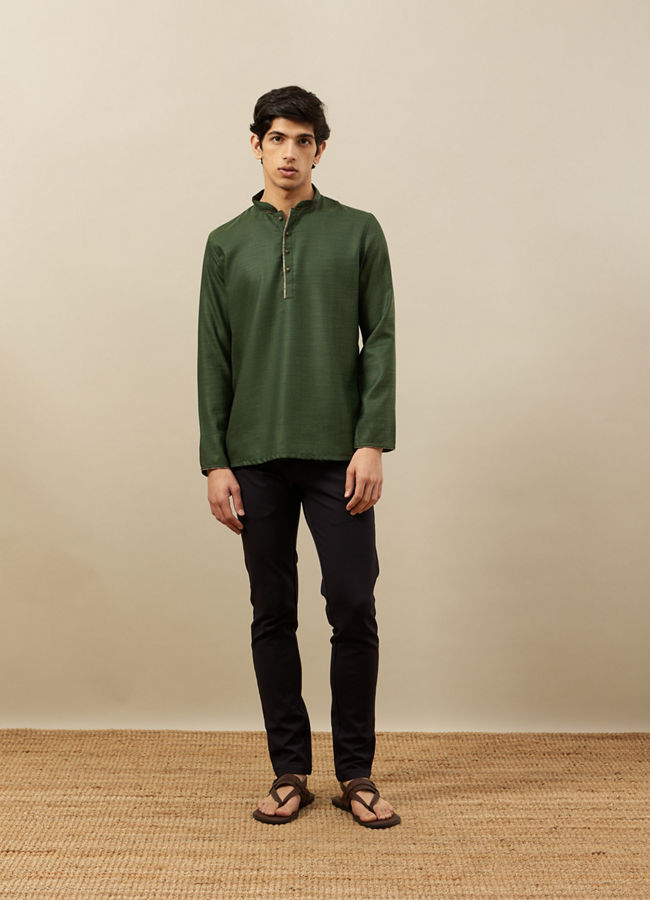 alt message - Manyavar Men Hunter Green Embroidered Neckline Short Kurta image number 2