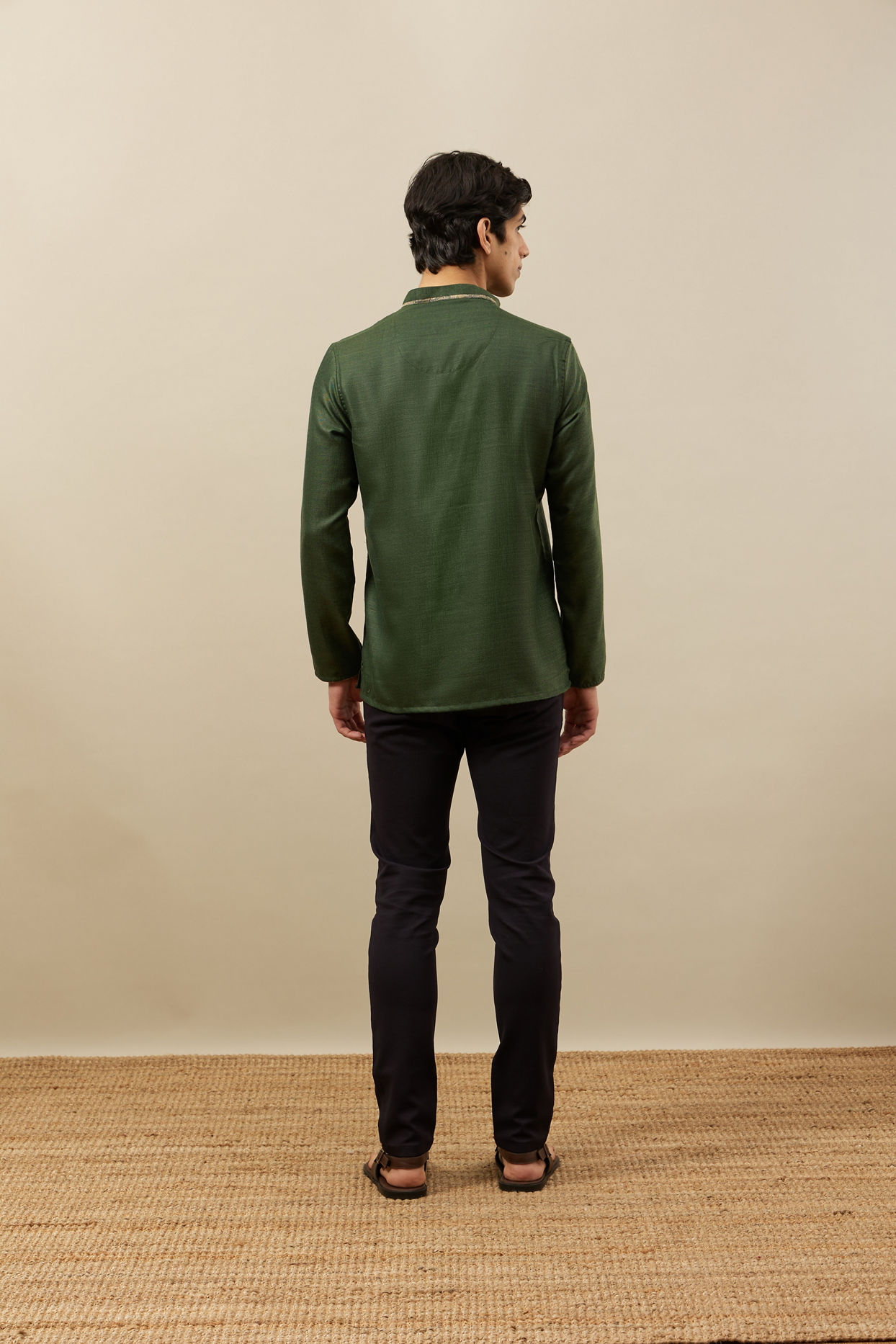 alt message - Manyavar Men Hunter Green Embroidered Neckline Short Kurta image number 3