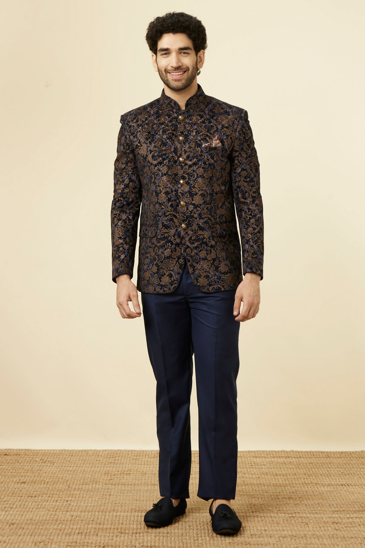 alt message - Manyavar Men Midnight Blue Bel Buti Patterned Suit image number 2