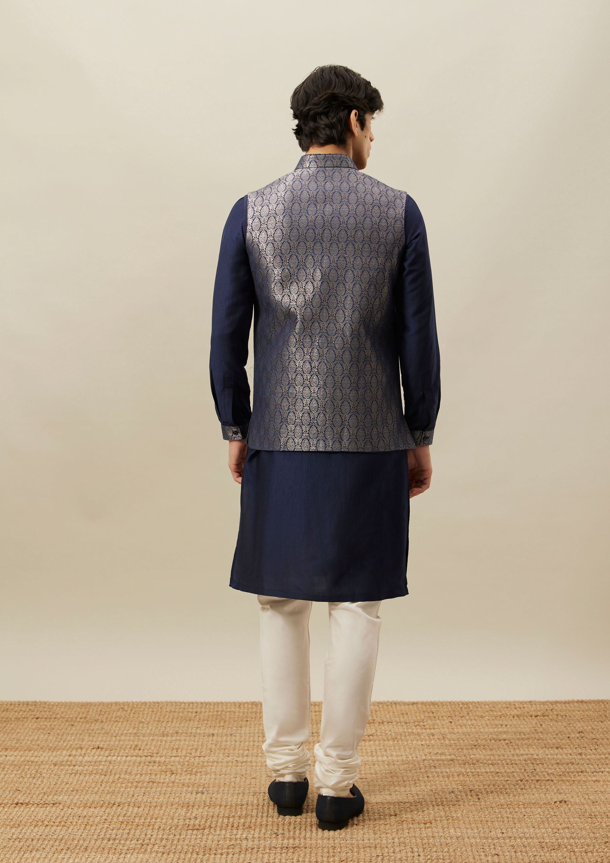 Twamev Men Dark Blue Woven Kurta Jacket Set image number 3