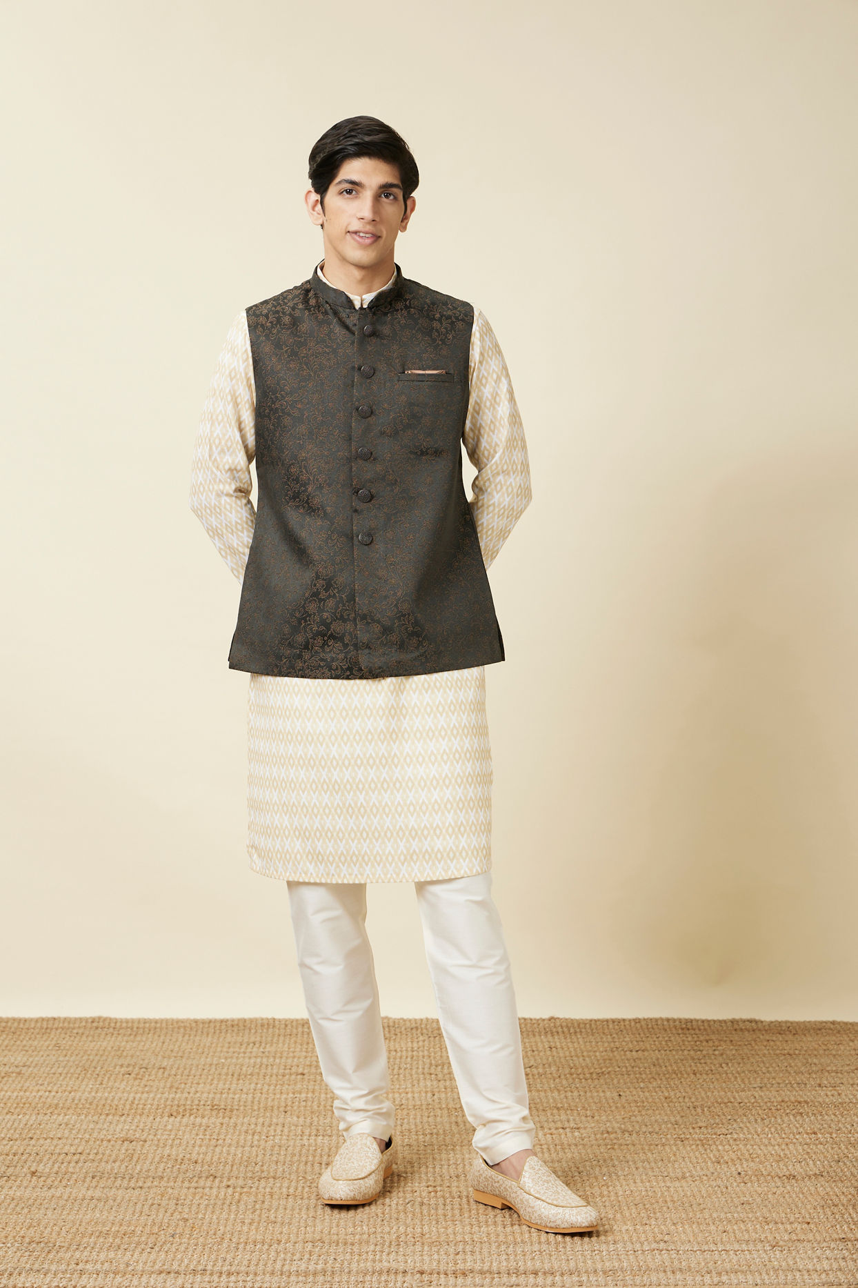 alt message - Manyavar Men Hunter Green Bel Buti Patterned Waistcoat image number 2