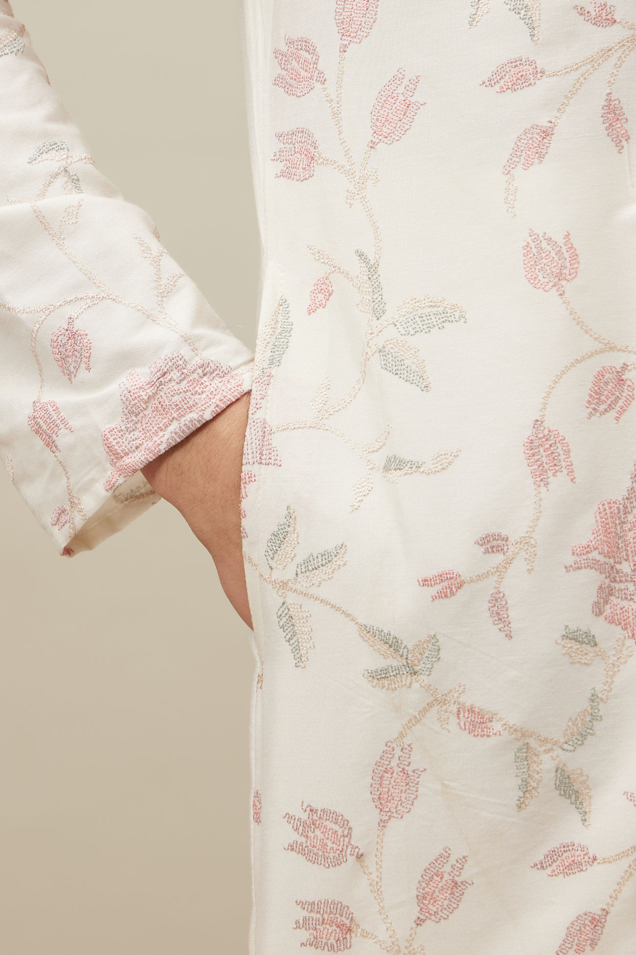 Light Pink and Cream Floral Embroidered Kurta Set image number 3