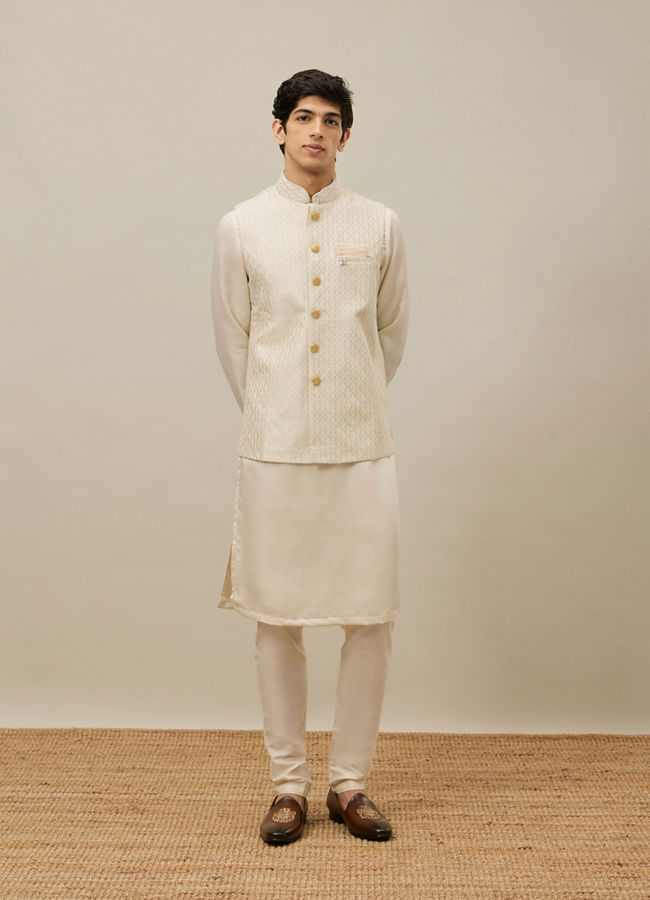 alt message - Manyavar Men Pearled Ivory White Ogee Patterned Jacket Set image number 2