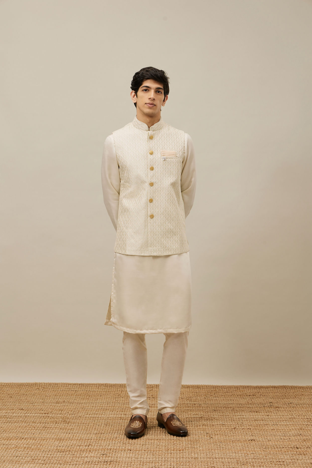 alt message - Manyavar Men Pearled Ivory White Ogee Patterned Jacket Set image number 2