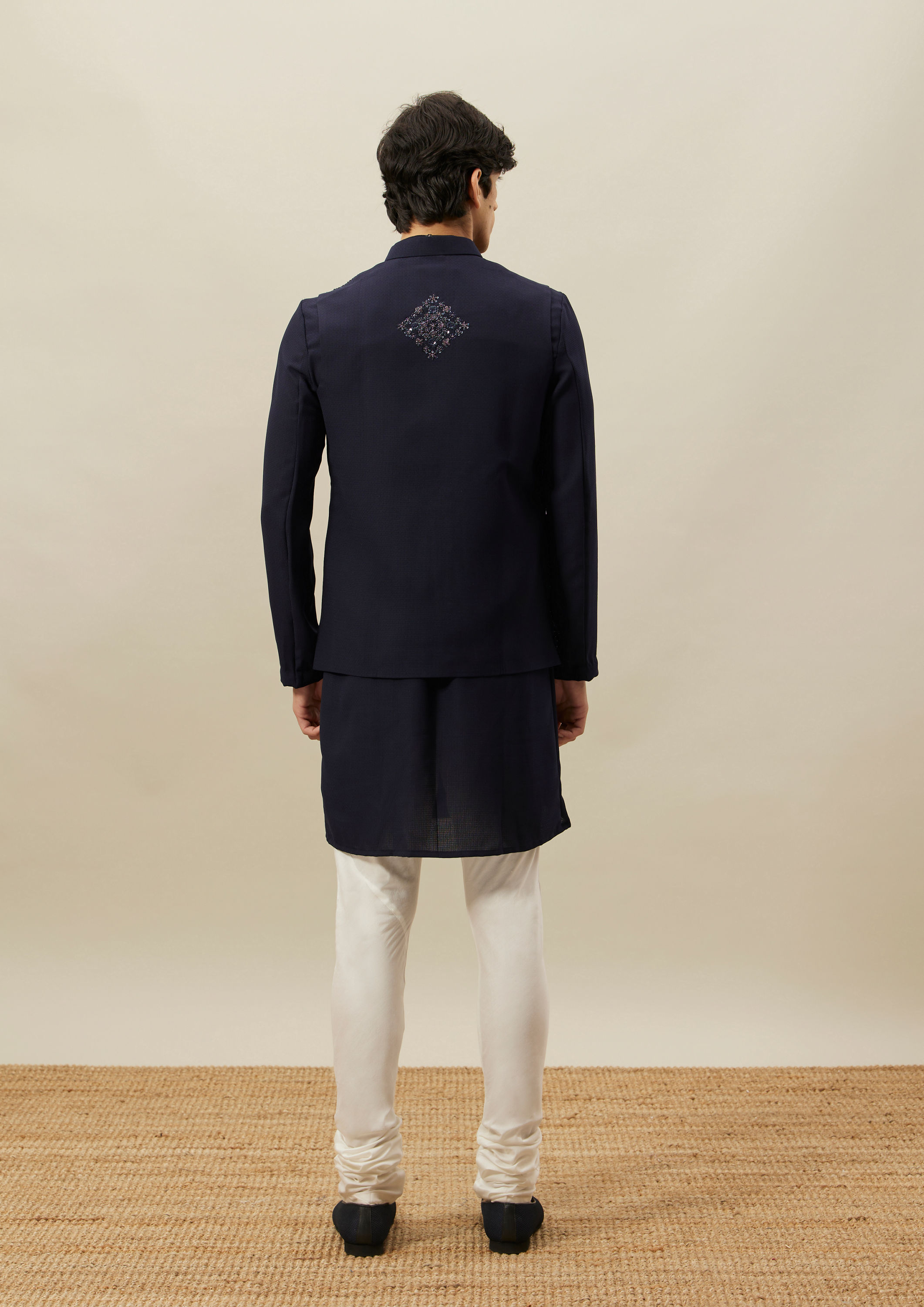 alt message - Twamev Men Navy Blue Embroidered Kurta Jacket Set image number 3