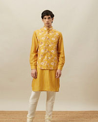 Twamev Men Amber Yellow Printed Kurta Jacket Set