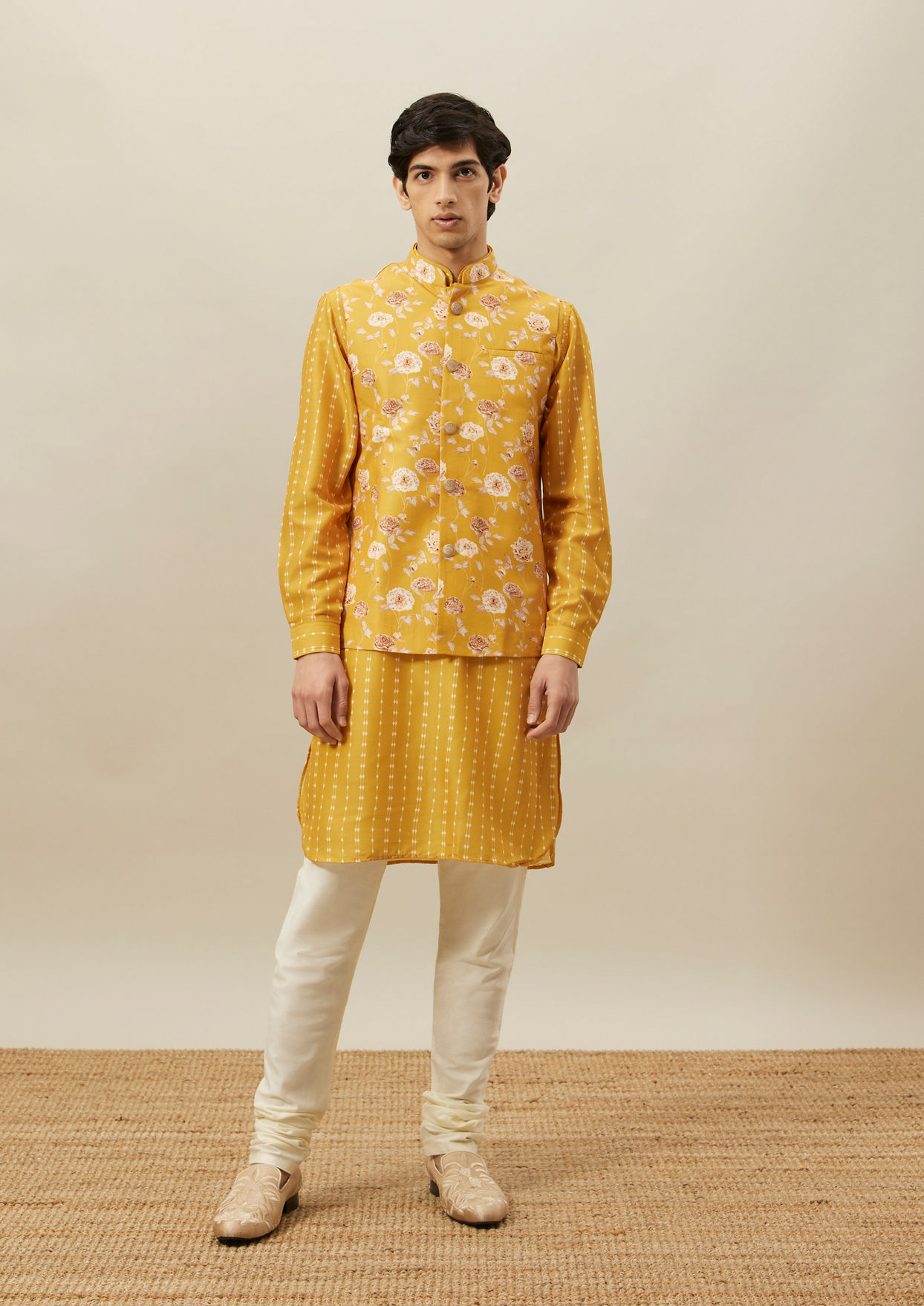 alt message - Twamev Men Amber Yellow Printed Kurta Jacket Set image number 2