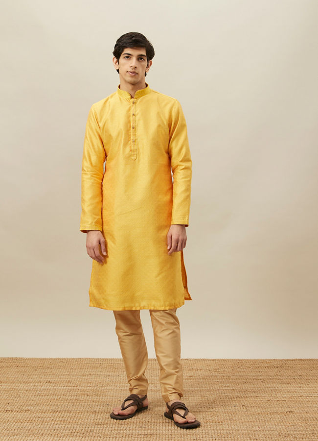 alt message - Manyavar Men Illuminating Yellow Floral Patterned Kurta Set image number 2