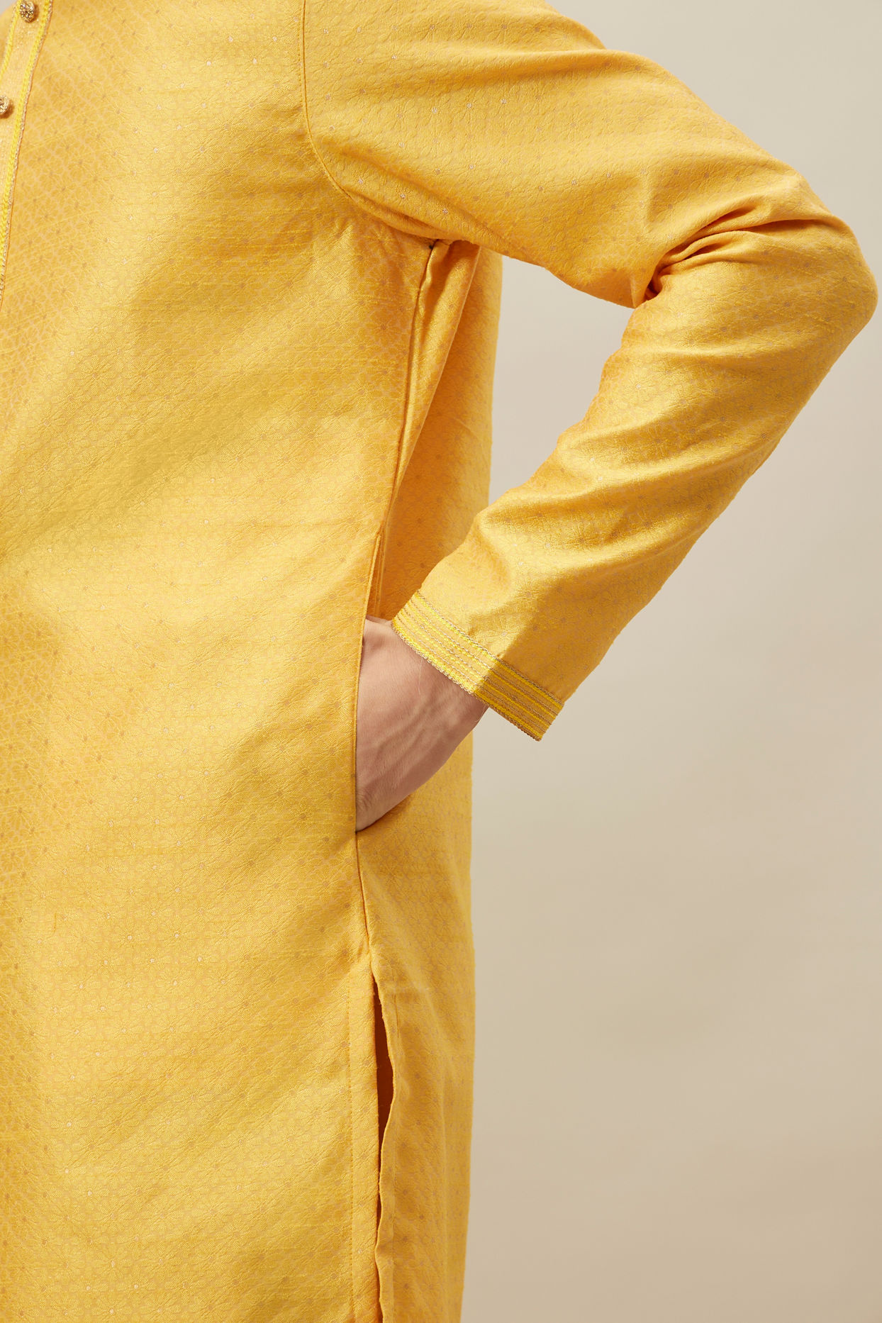 alt message - Manyavar Men Illuminating Yellow Floral Patterned Kurta Set image number 3