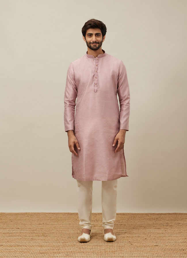 alt message - Manyavar Men Quartz Pink Grid Patterned Kurta Set image number 2