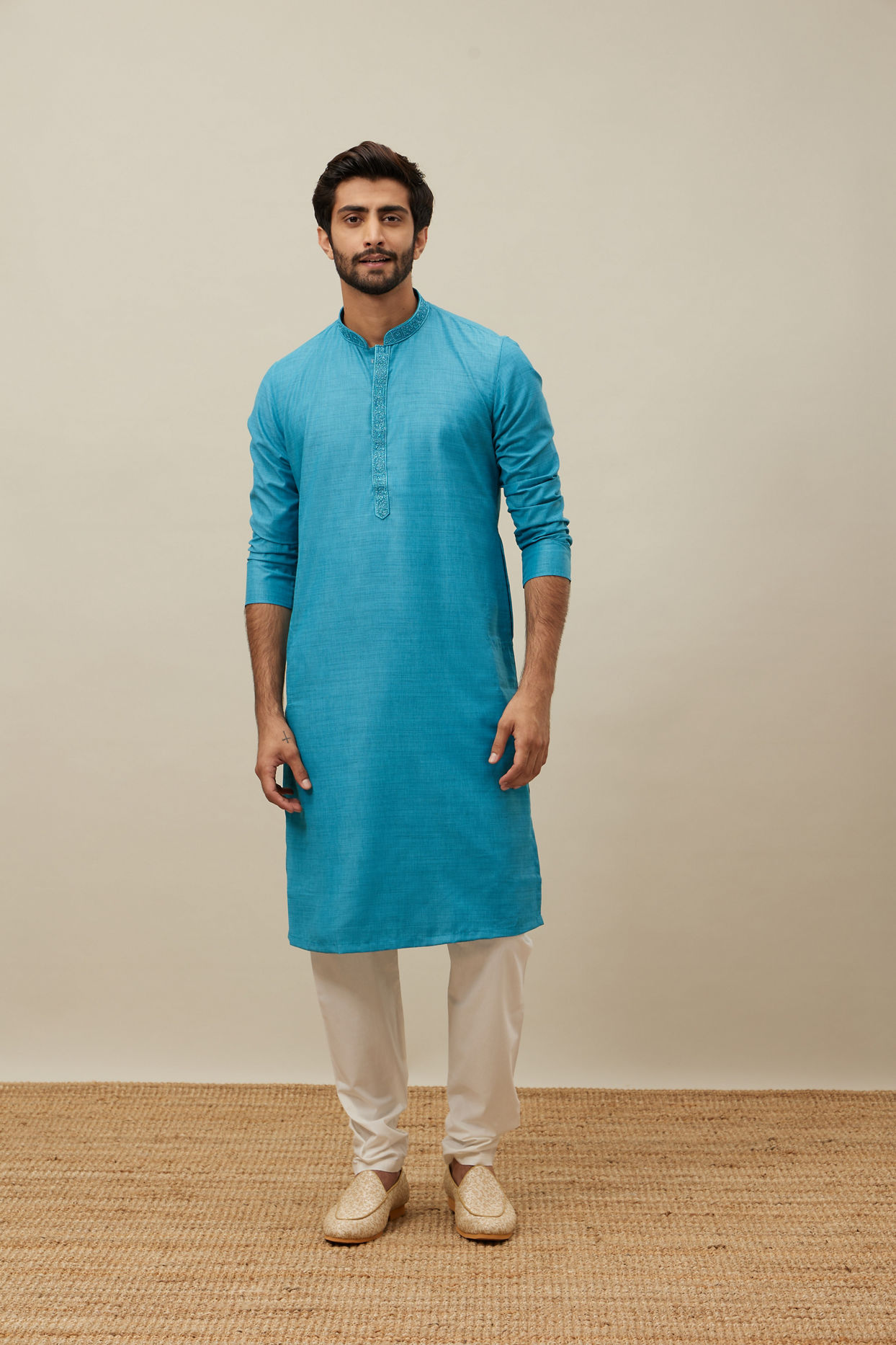 alt message - Manyavar Men Ferozi Blue Embroidered Placket Kurta Set image number 2