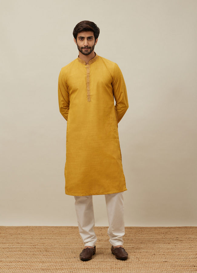 alt message - Manyavar Men Candlelight Orange Bel Buti Patterned Placket Kurta Set image number 2