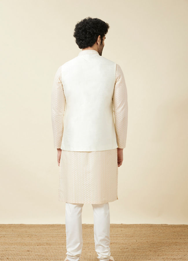 alt message - Manyavar Men Off White Diamond Self Embroidered Jacket image number 3