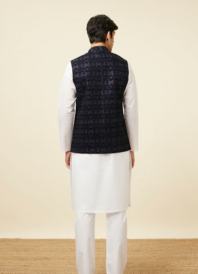 alt message - Manyavar Men Navy Blue Embroidered Sequinned Jacket image number 3