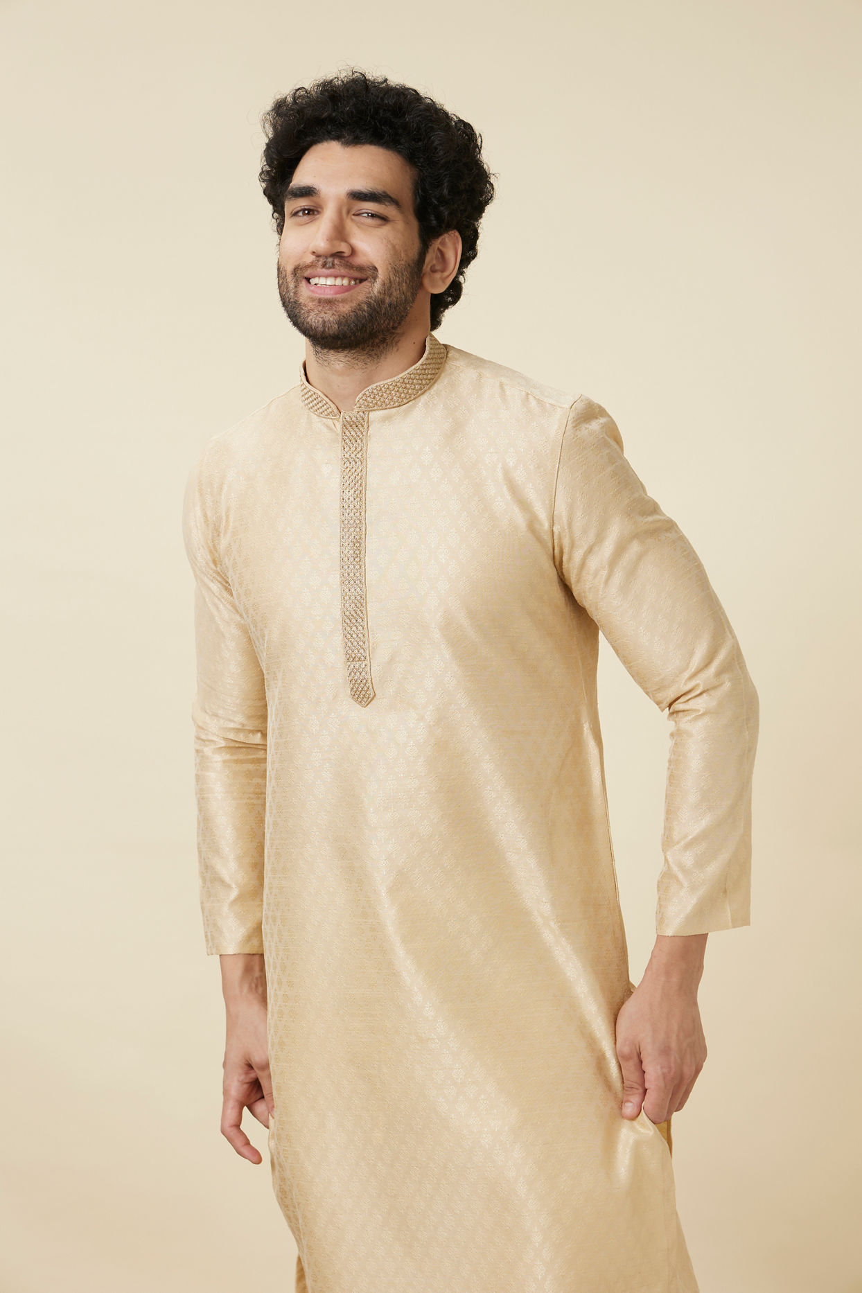 alt message - Manyavar Men Sand Beige Leaf Patterned Kurta Set image number 0