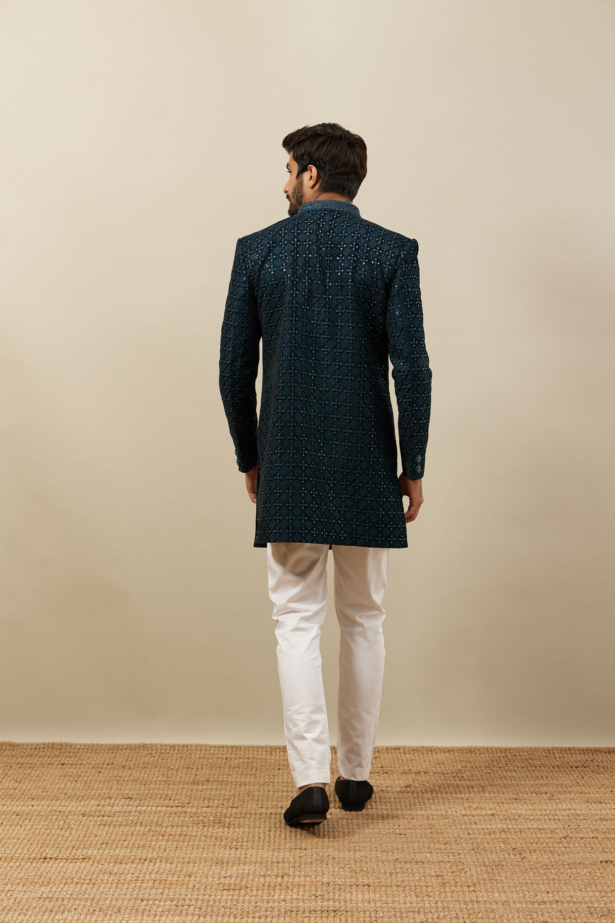 alt message - Manyavar Men Deep Peacock Blue Diamond Patterned Indo Western Set image number 4