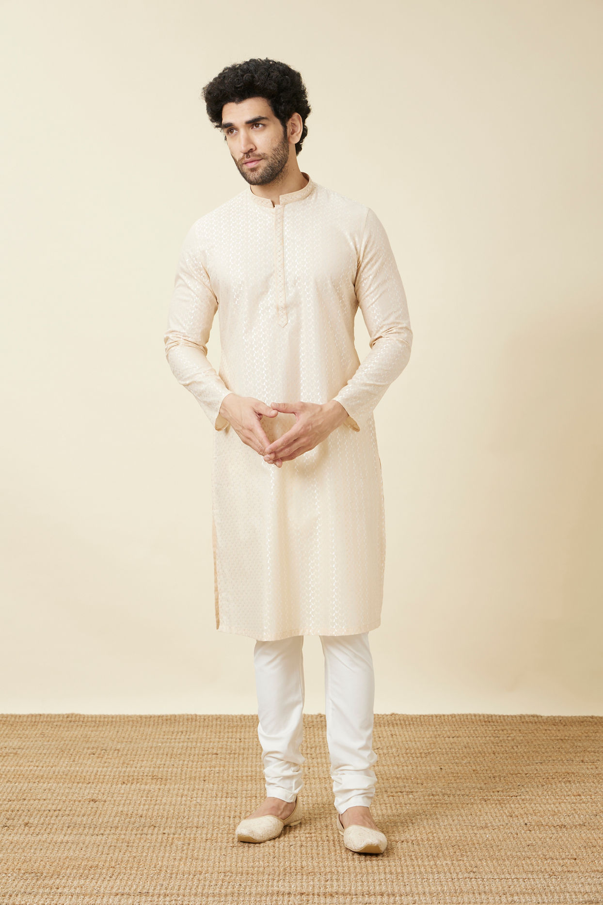 alt message - Manyavar Men Antique White Leaf Patterned Kurta Set image number 2