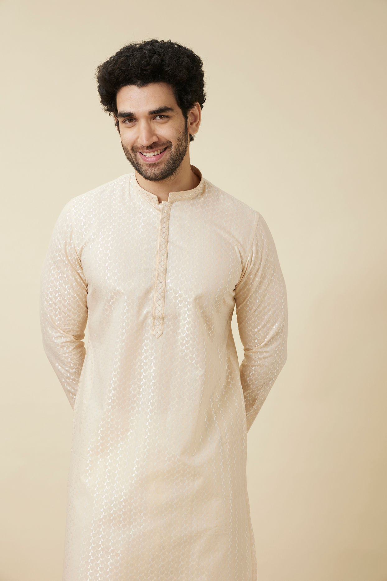 alt message - Manyavar Men Antique White Leaf Patterned Kurta Set image number 0