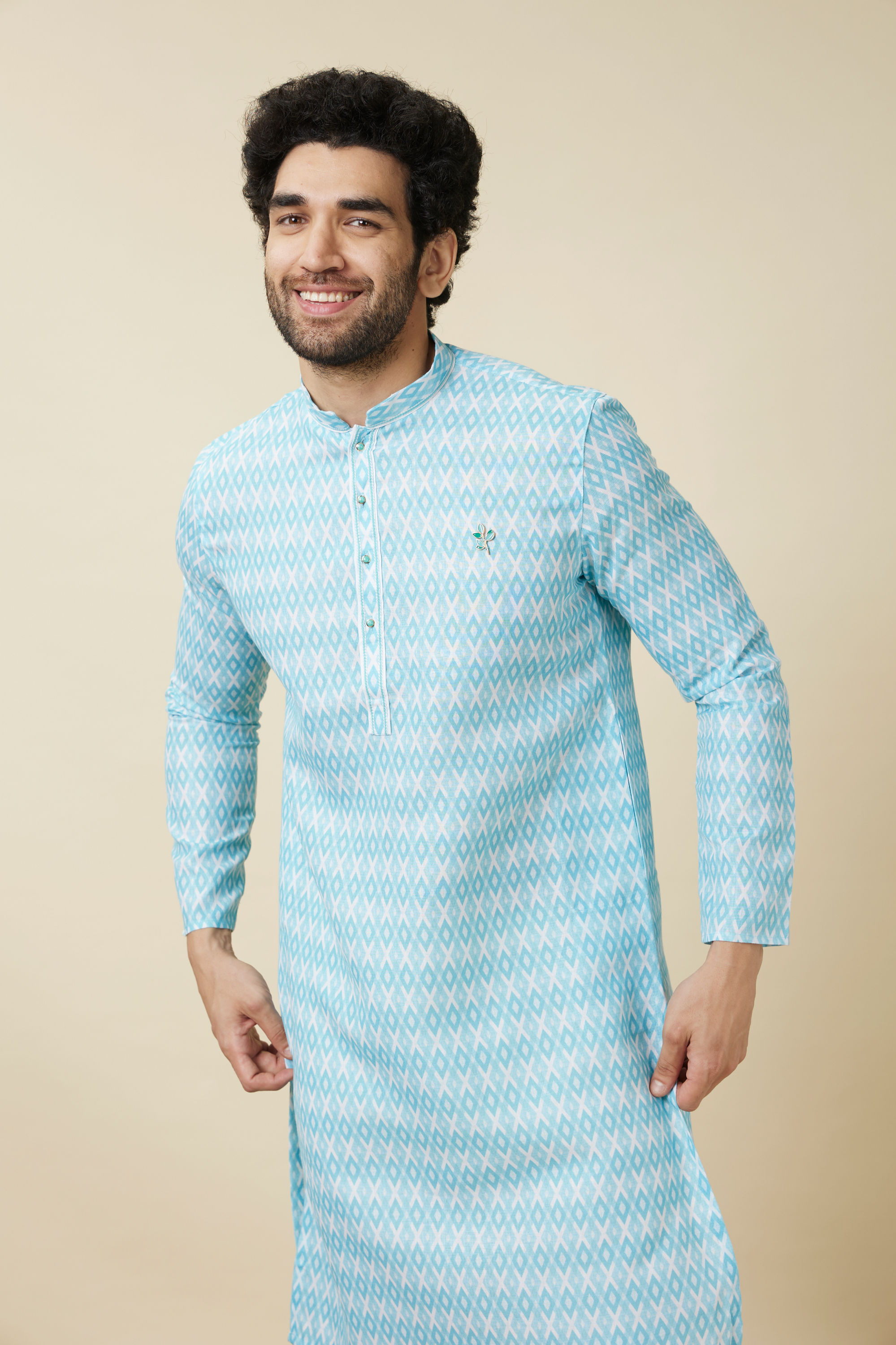 Manyavar Men Tropical Blue Diamond Patterned Casual Kurta