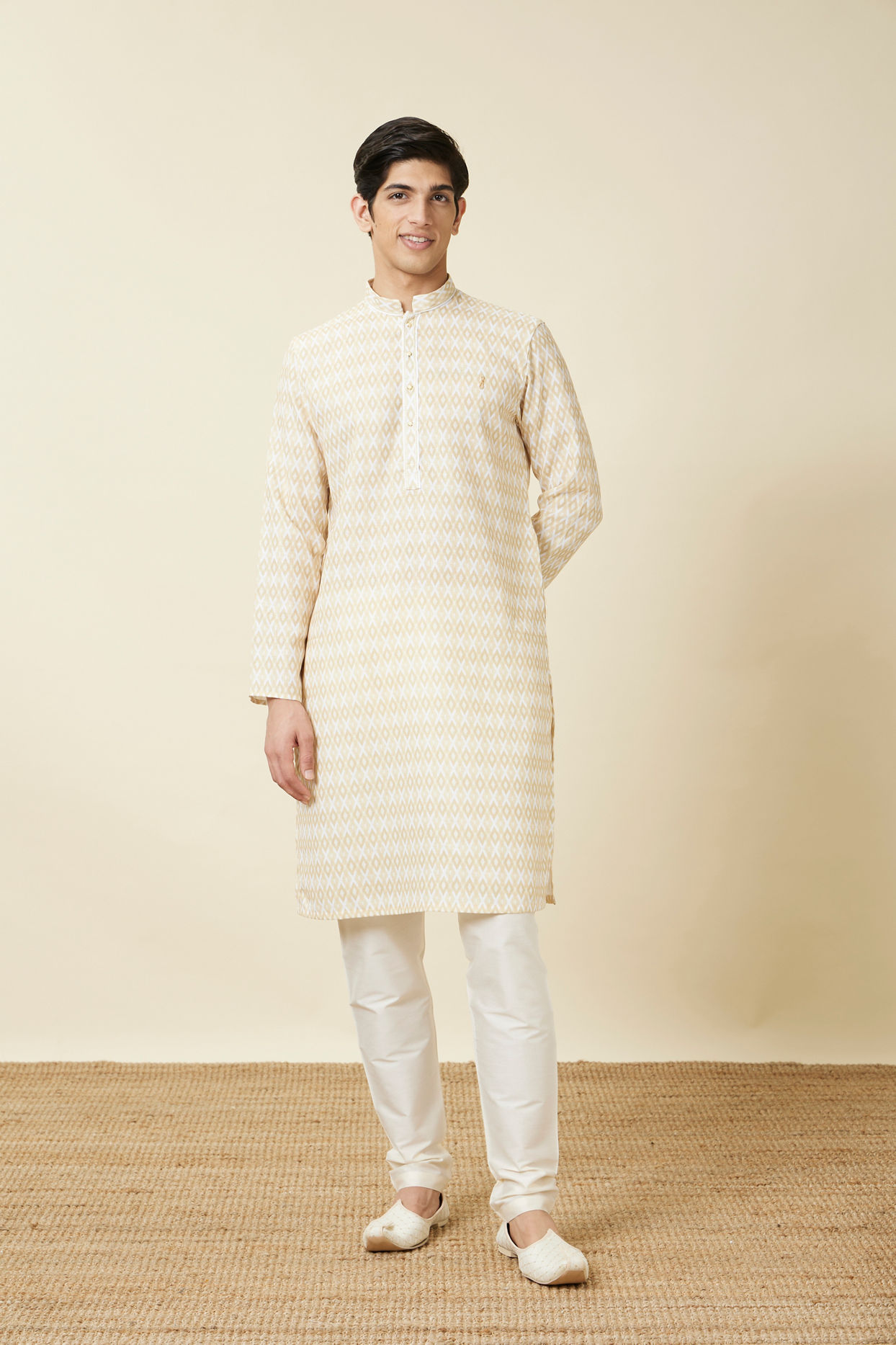 alt message - Manyavar Men Tea Green Harlequin Printed Casual Kurta image number 2