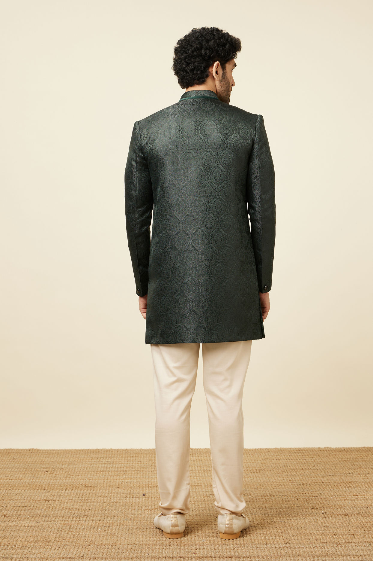 alt message - Manyavar Men Hunter Green Jhallar Patterned Indo Western Set image number 4