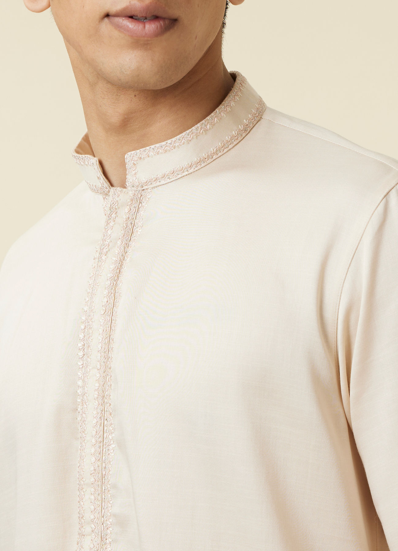 Manyavar Men Ivory White Embroidered Neckline Kurta Set
