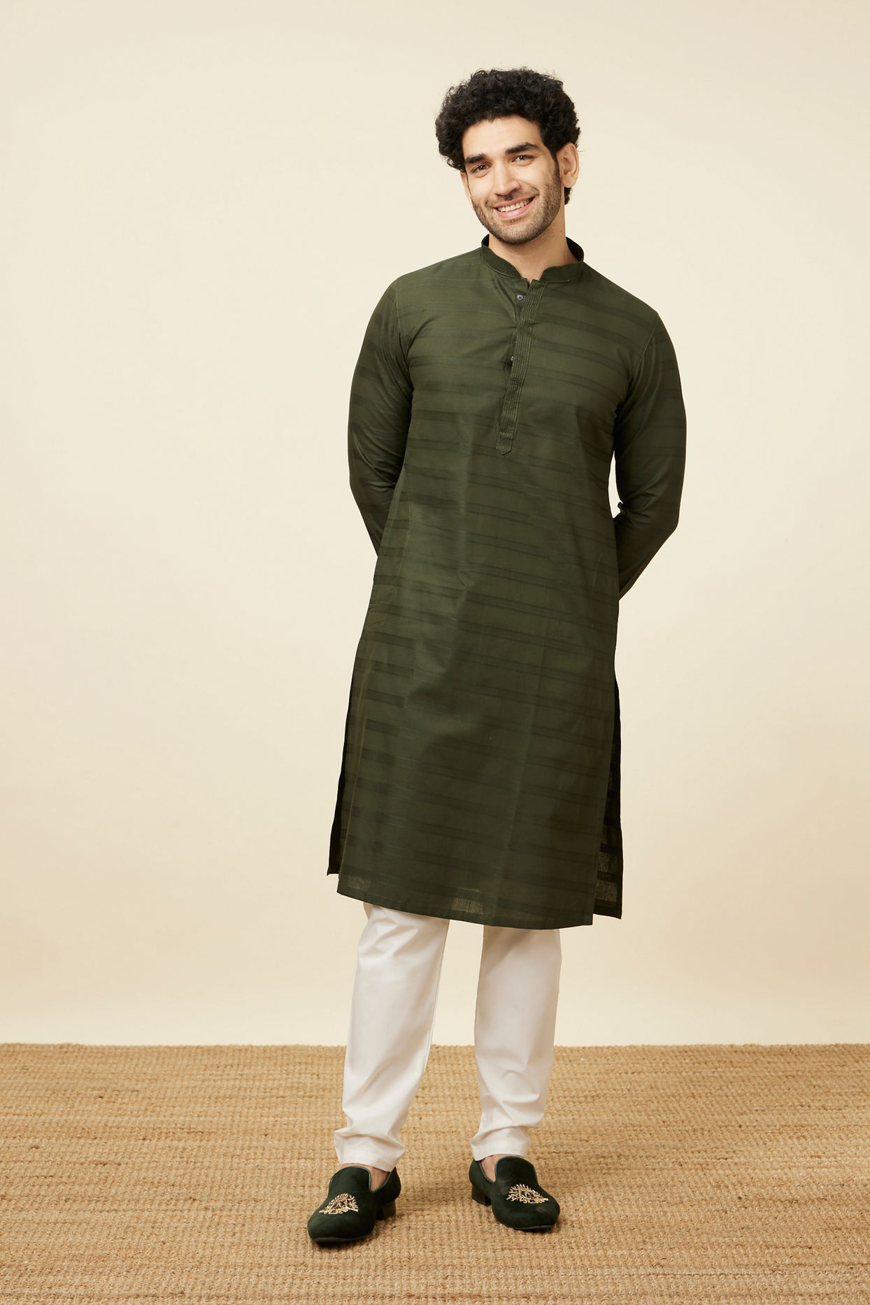 alt message - Manyavar Men Kale Green Self Embroidered Kurta Set image number 2