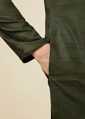 Bottle Green Striped Kurta Set image number 3