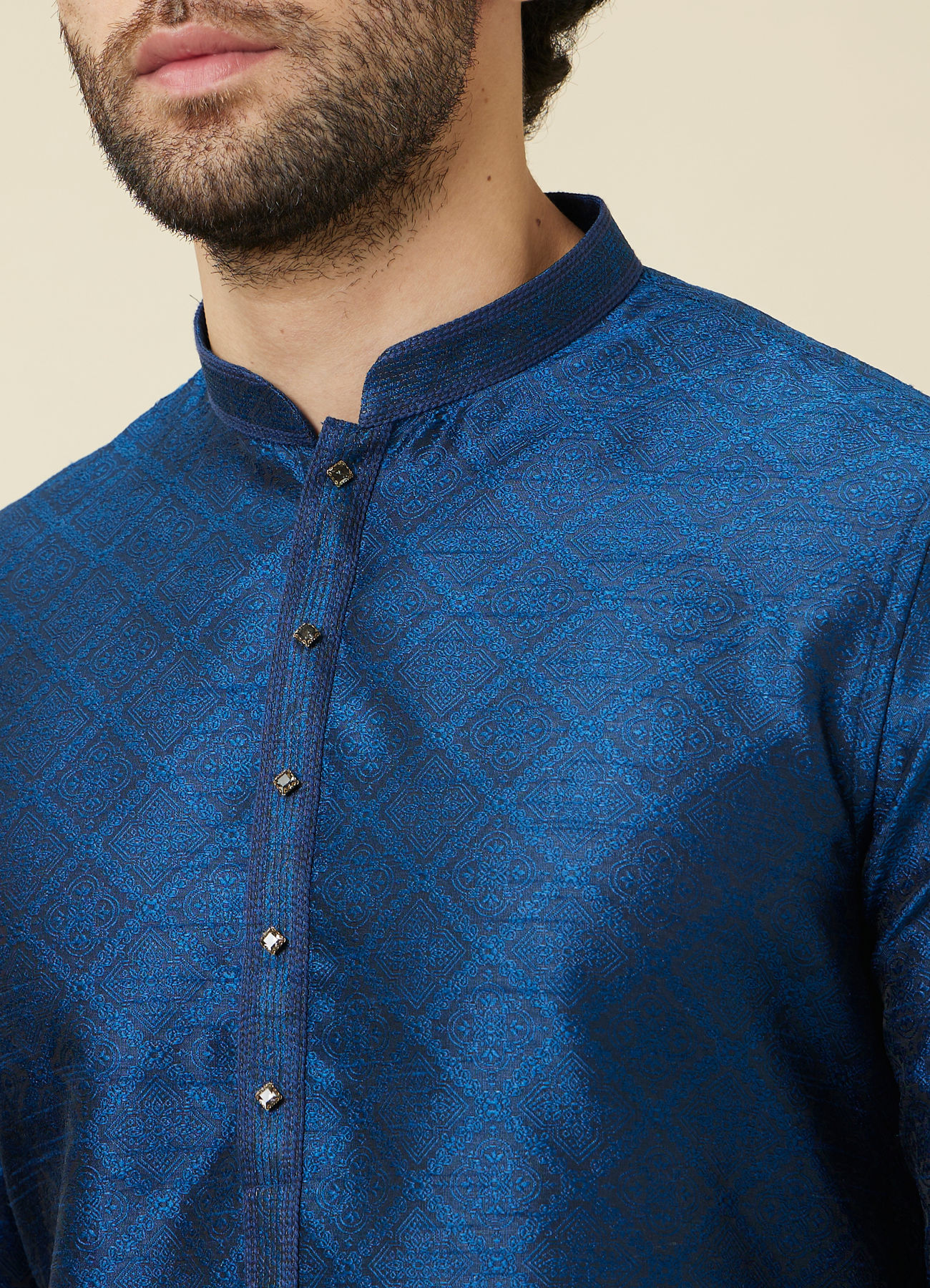 alt message - Manyavar Men Ultramarine Blue Multi Patterned Kurta Set image number 1