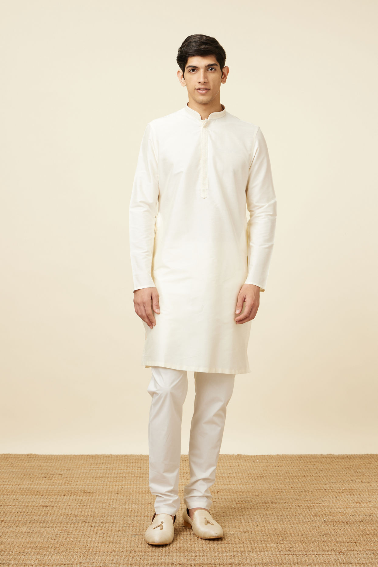 alt message - Manyavar Men Pristine White Embroidered Bandhgala Kurta Set image number 2