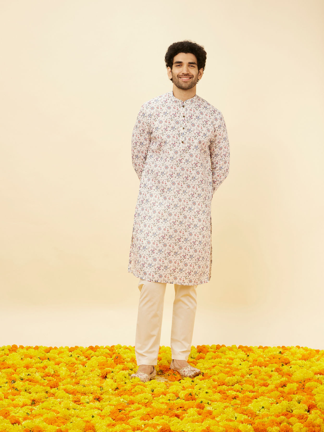 alt message - Manyavar Men White Floral Kurta image number 2