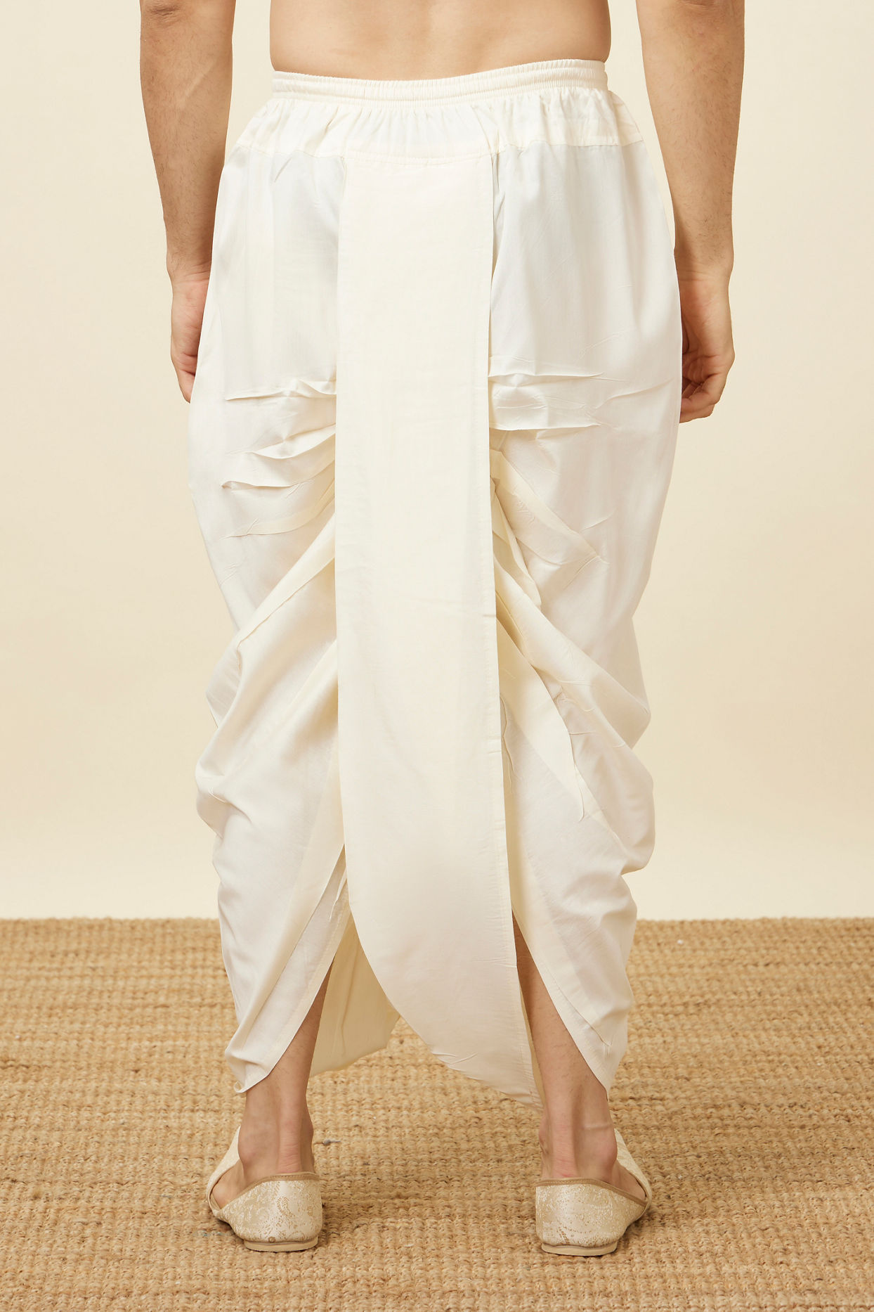 alt message - Manyavar Men Simple Off White Dhoti image number 2