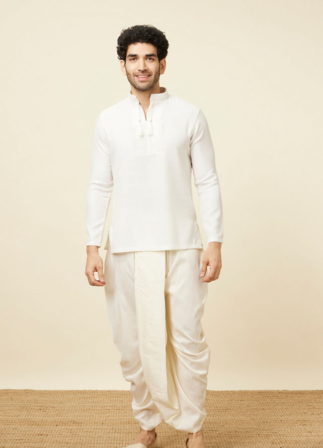 alt message - Manyavar Men Simple Off White Dhoti image number 3