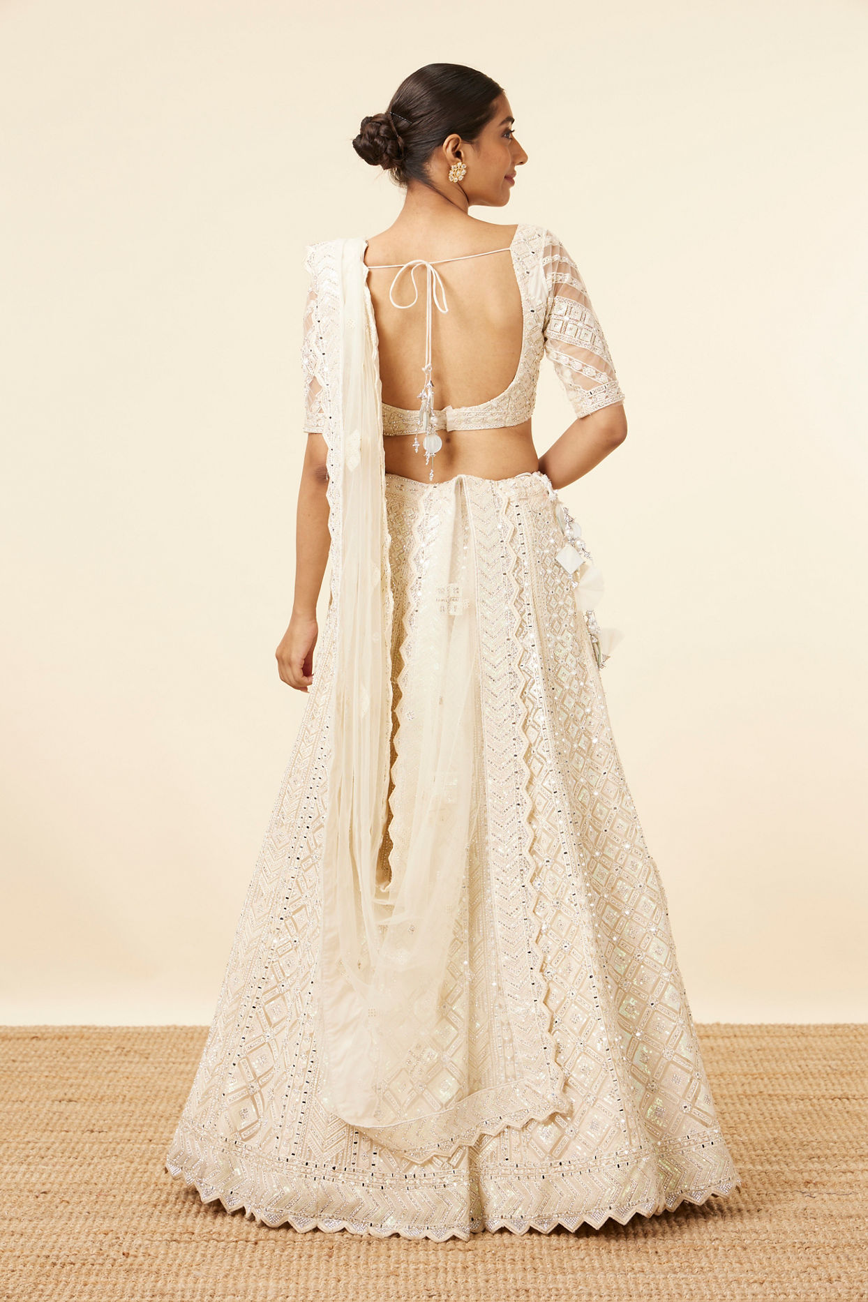 Cream Diamond Patterned Bridal Lehenga image number 3