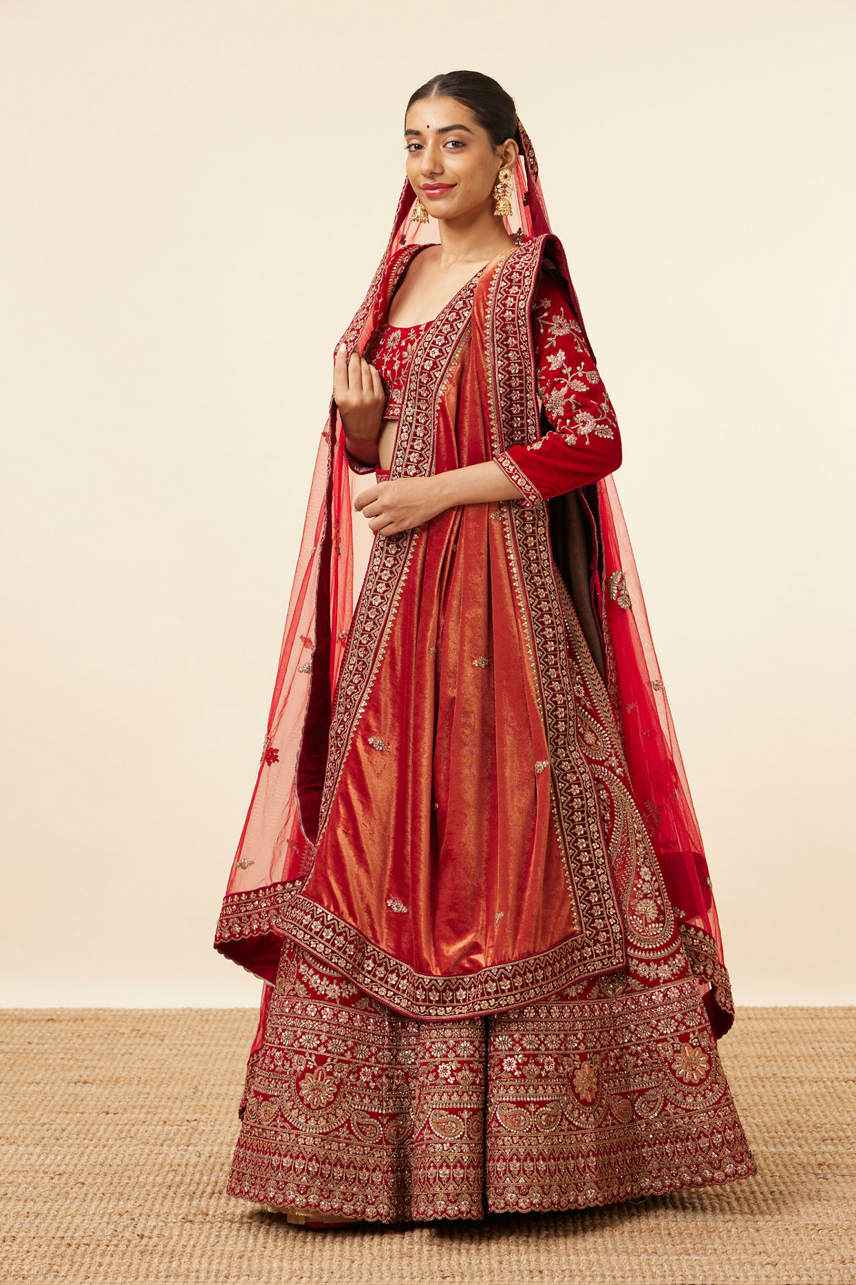 alt message - Mohey Women Berry Red Embroidered Bridal Lehenga image number 2