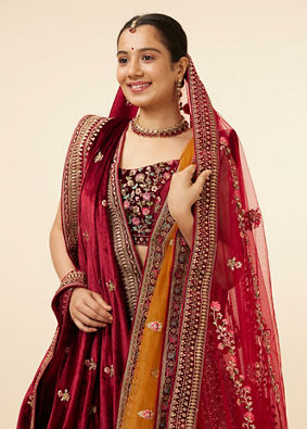 Manyavar hotsell wedding lehenga