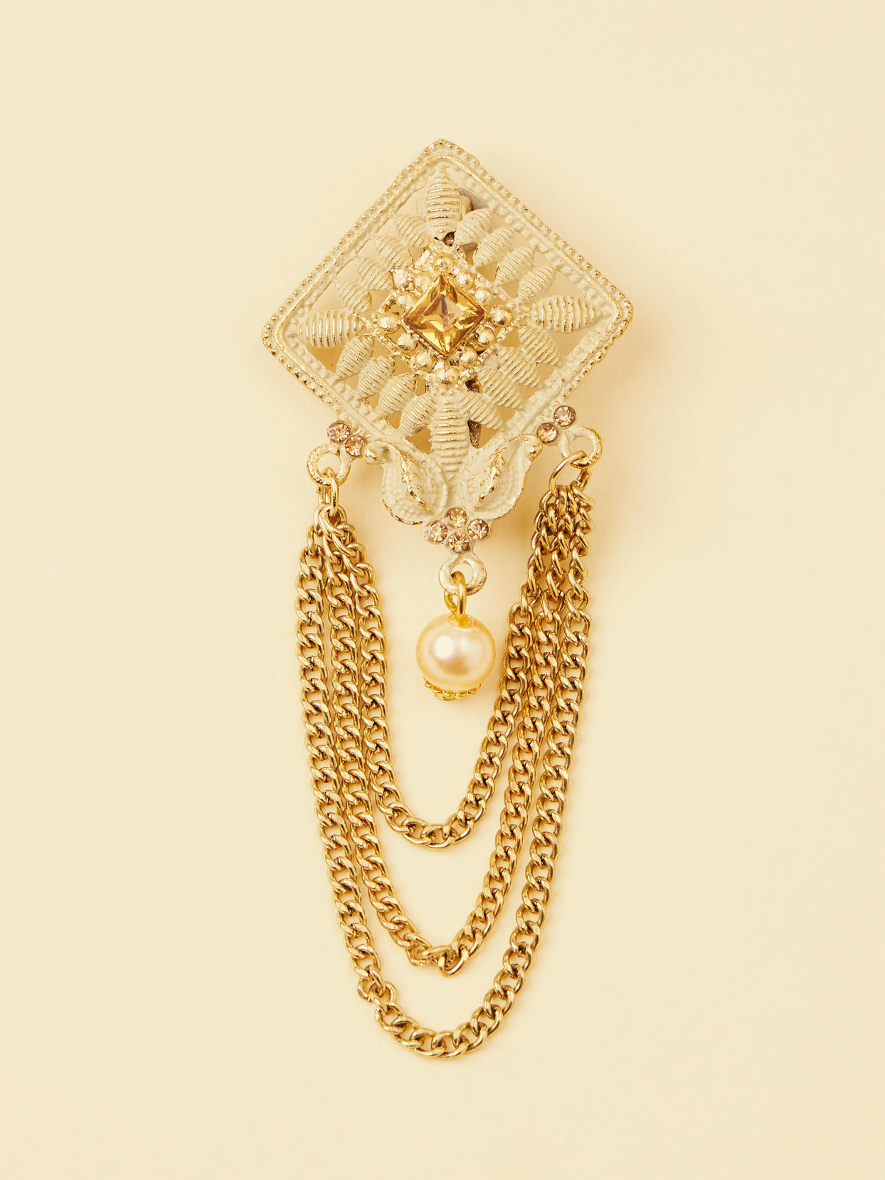 Manyavar Men Antique White Pearl Adorned Chain Brooch