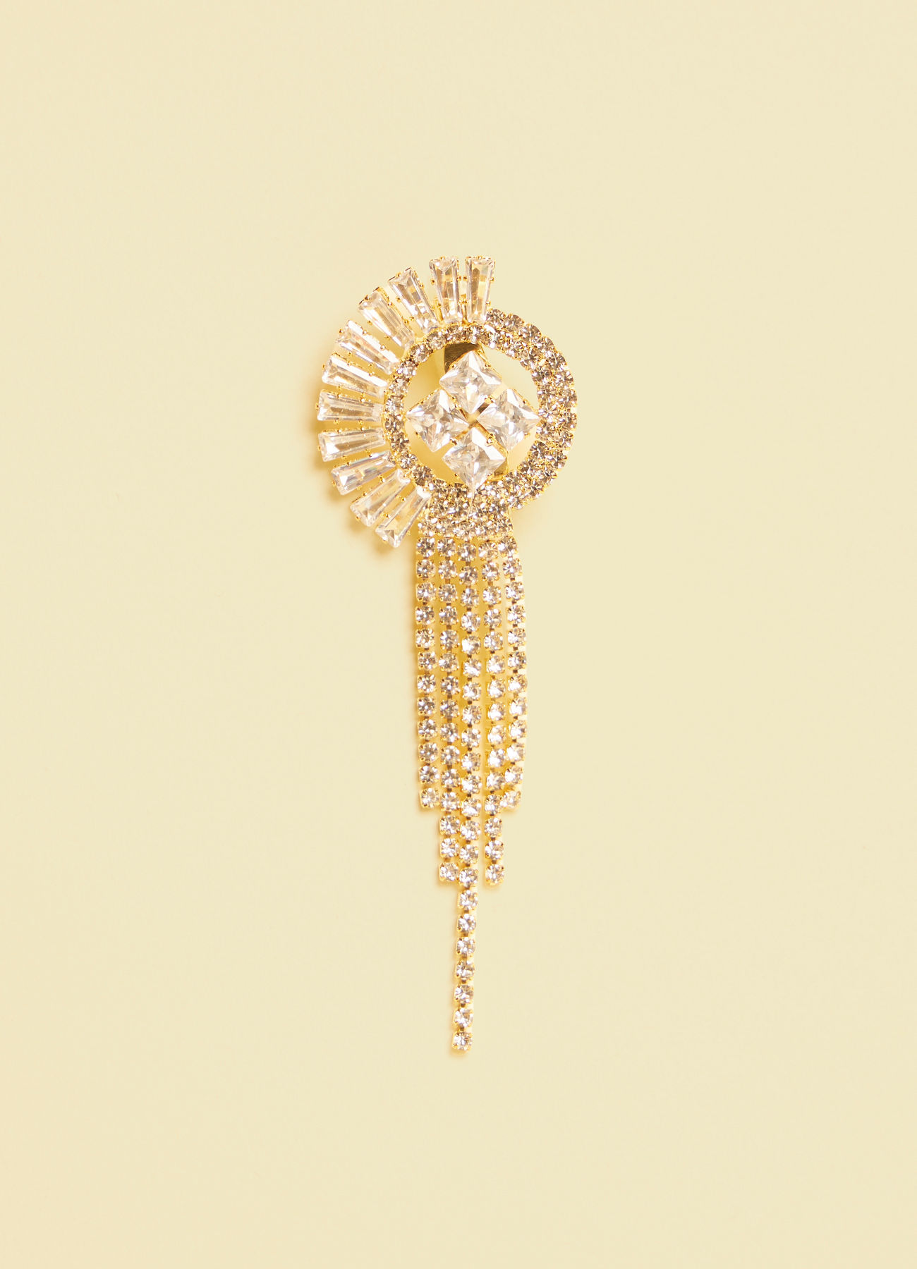 Manyavar Men Golden Round Tassel Detailed Rhinestone Embellished Brooch