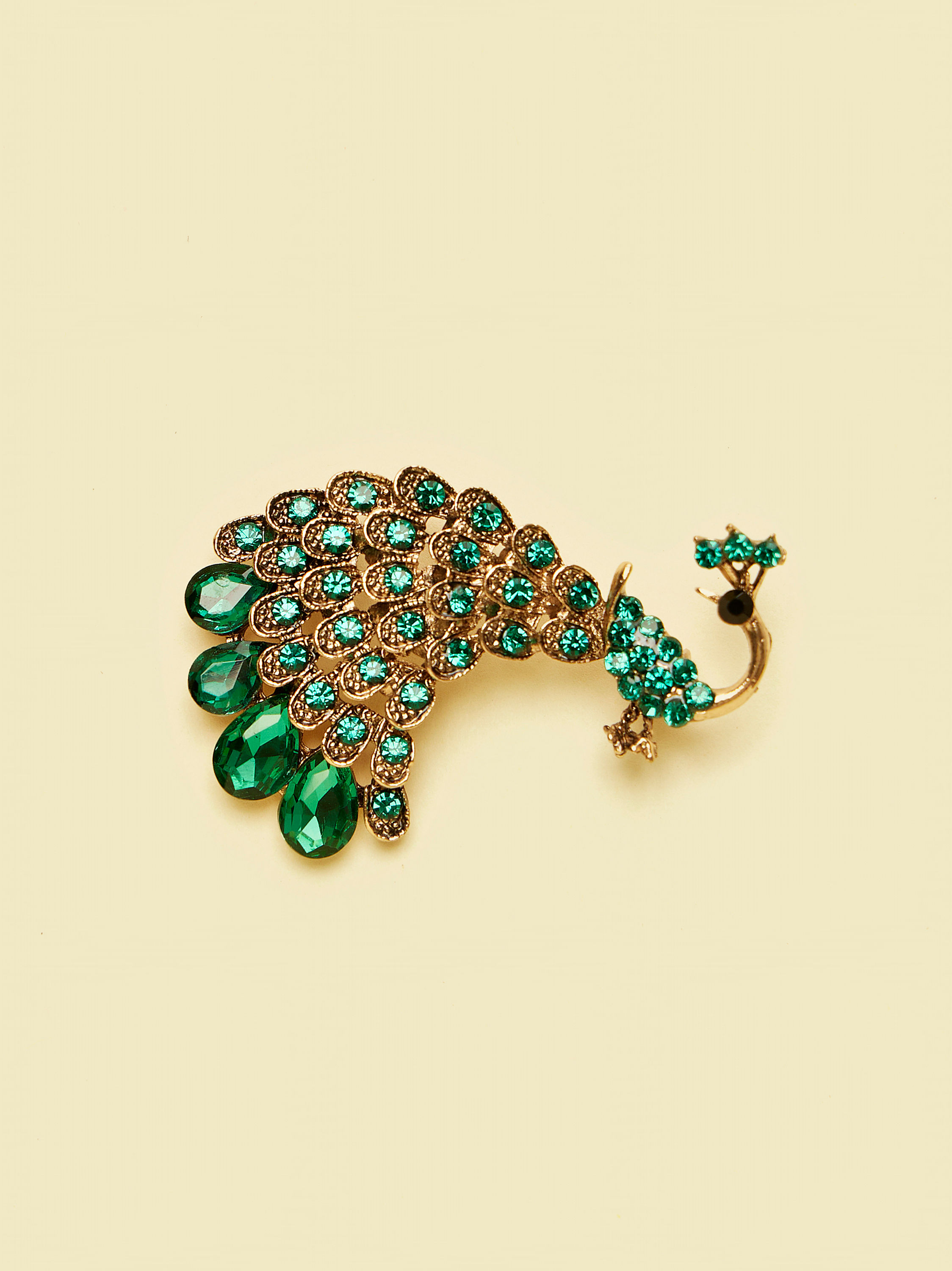 Manyavar Men Emerald Exotic Brooch