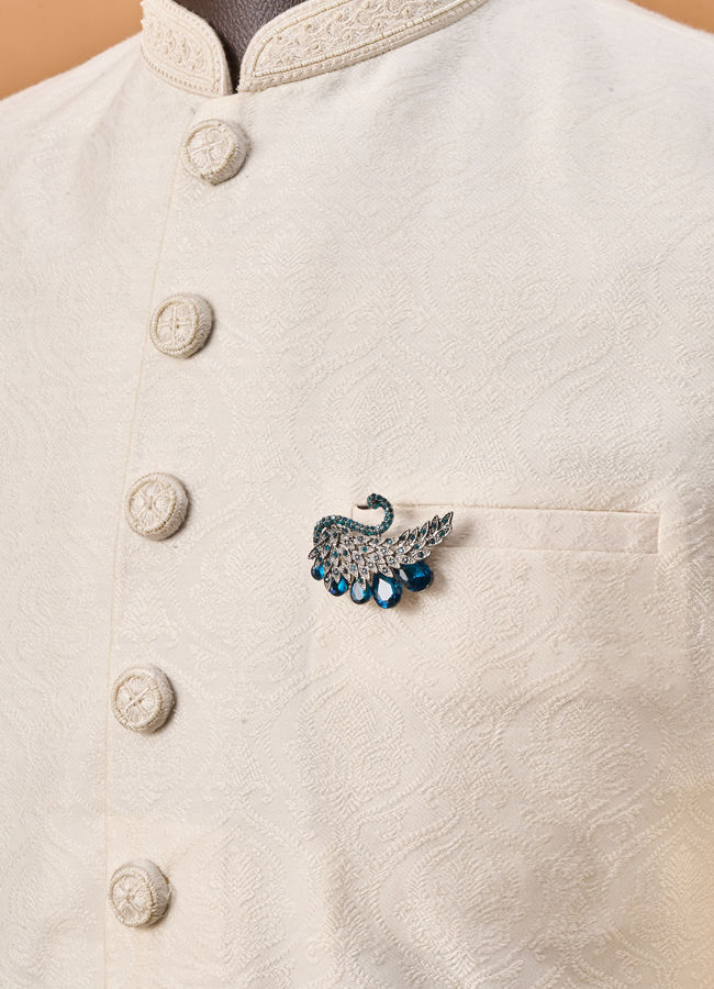 Manyavar Men Blue Brooch with Peacock Design