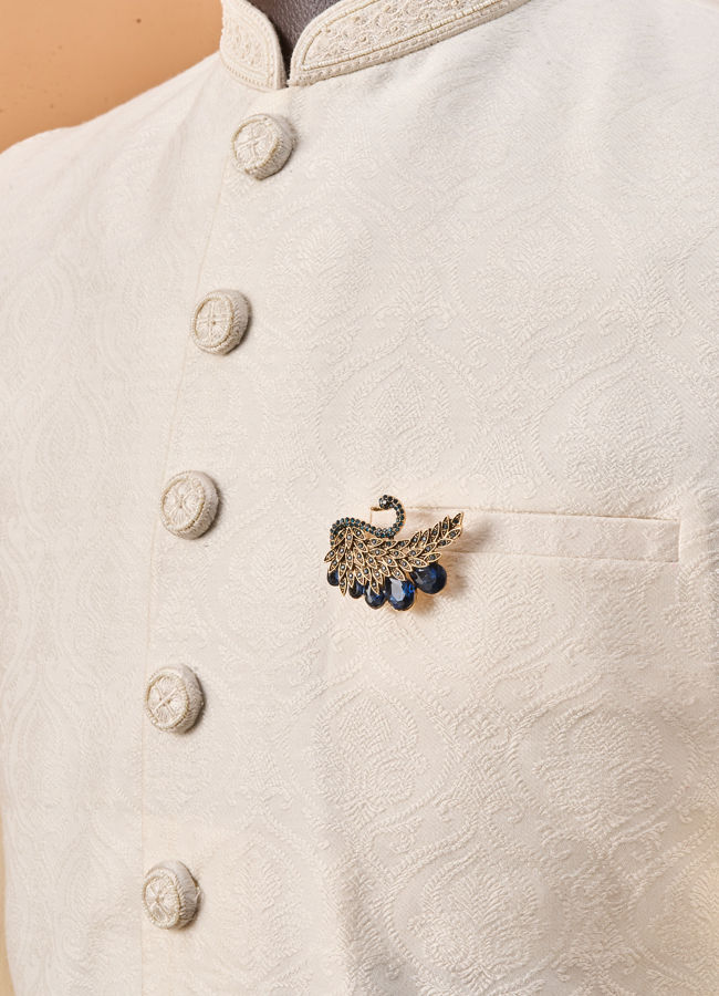 Manyavar Men Blue Brooch with Peacock Design