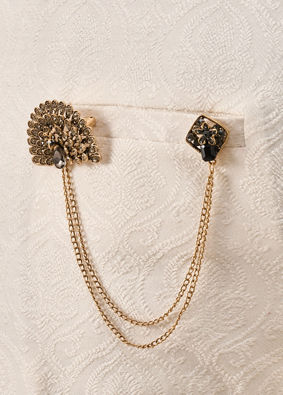 Manyavar Men Black Brooch with Decorative Chain