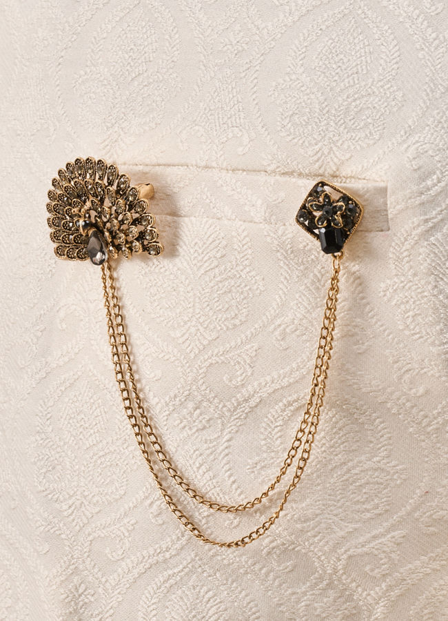 Manyavar Men Black Brooch with Decorative Chain